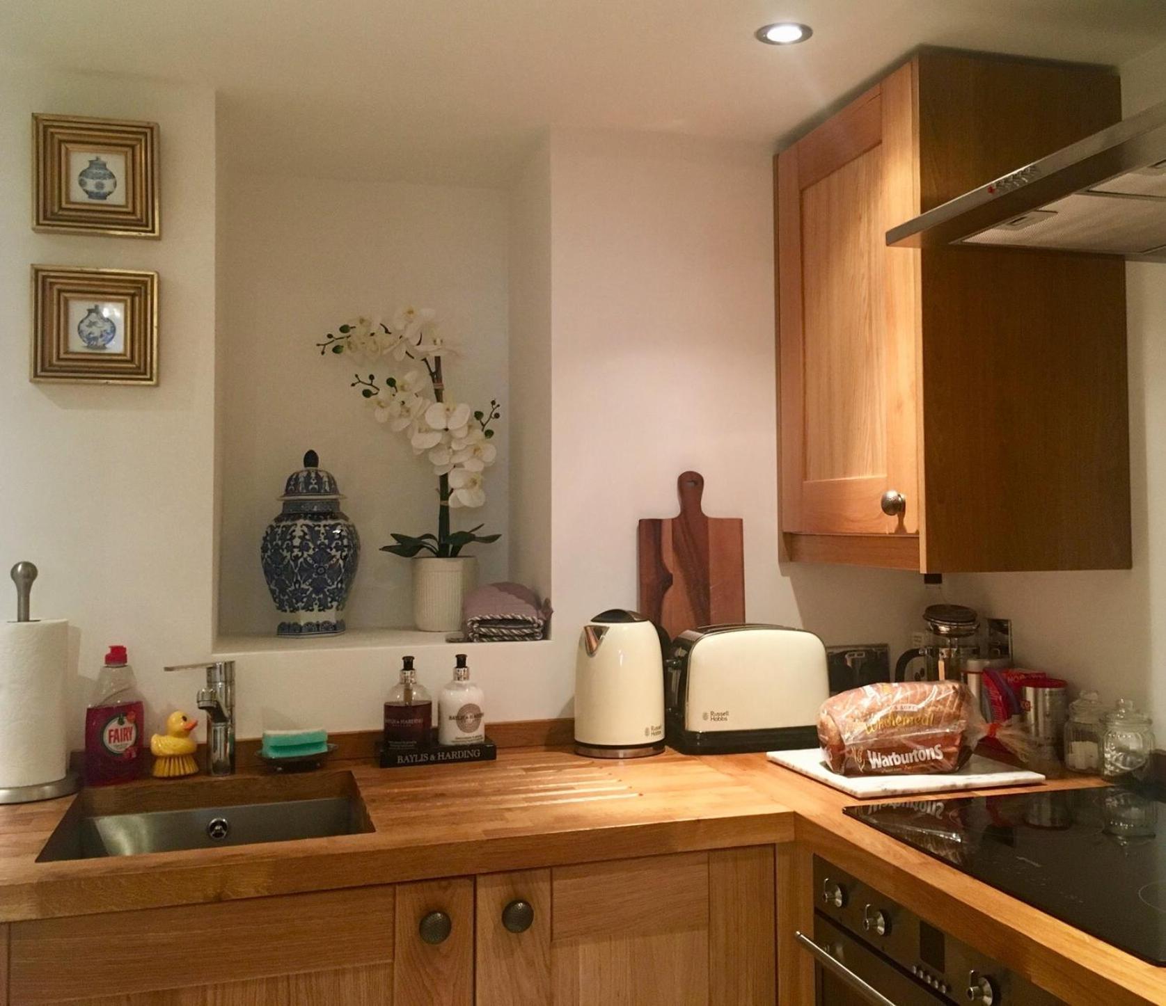 Beautiful 1Br Apartment In Historic St Aubin House エクステリア 写真