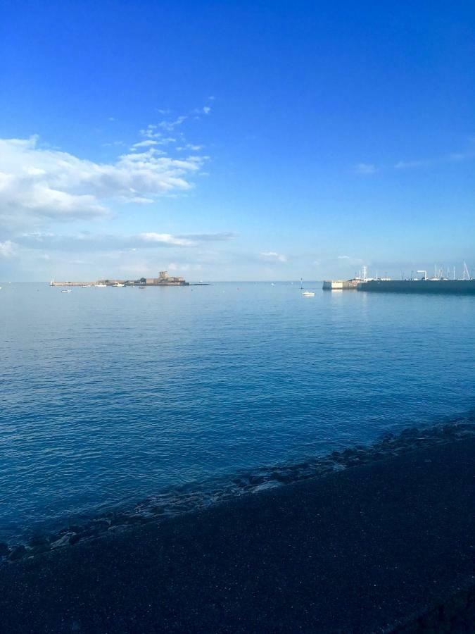 Beautiful 1Br Apartment In Historic St Aubin House エクステリア 写真
